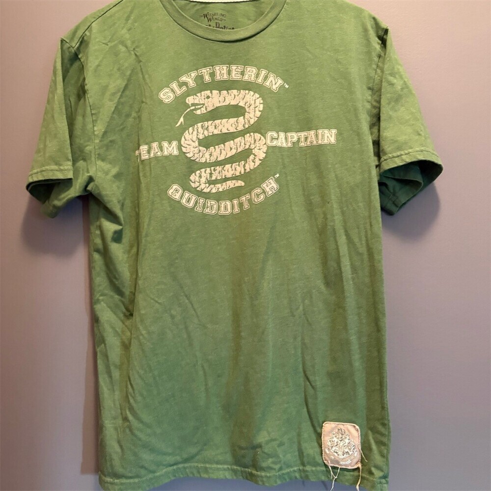 Wizarding World Harry Potter Slytherin Quidditch Captain T-Shirt Green M